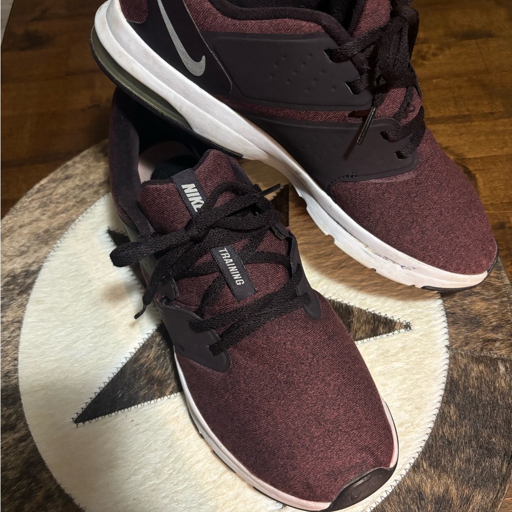 Nike Women's Maroon and Black Athletic Shoes
